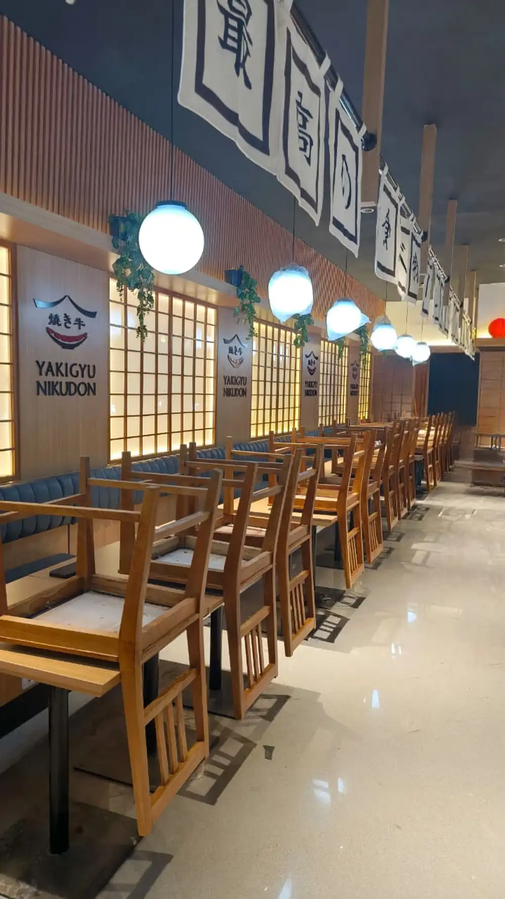 Area interior restoran Jepang setelah renovasi di Bekasi